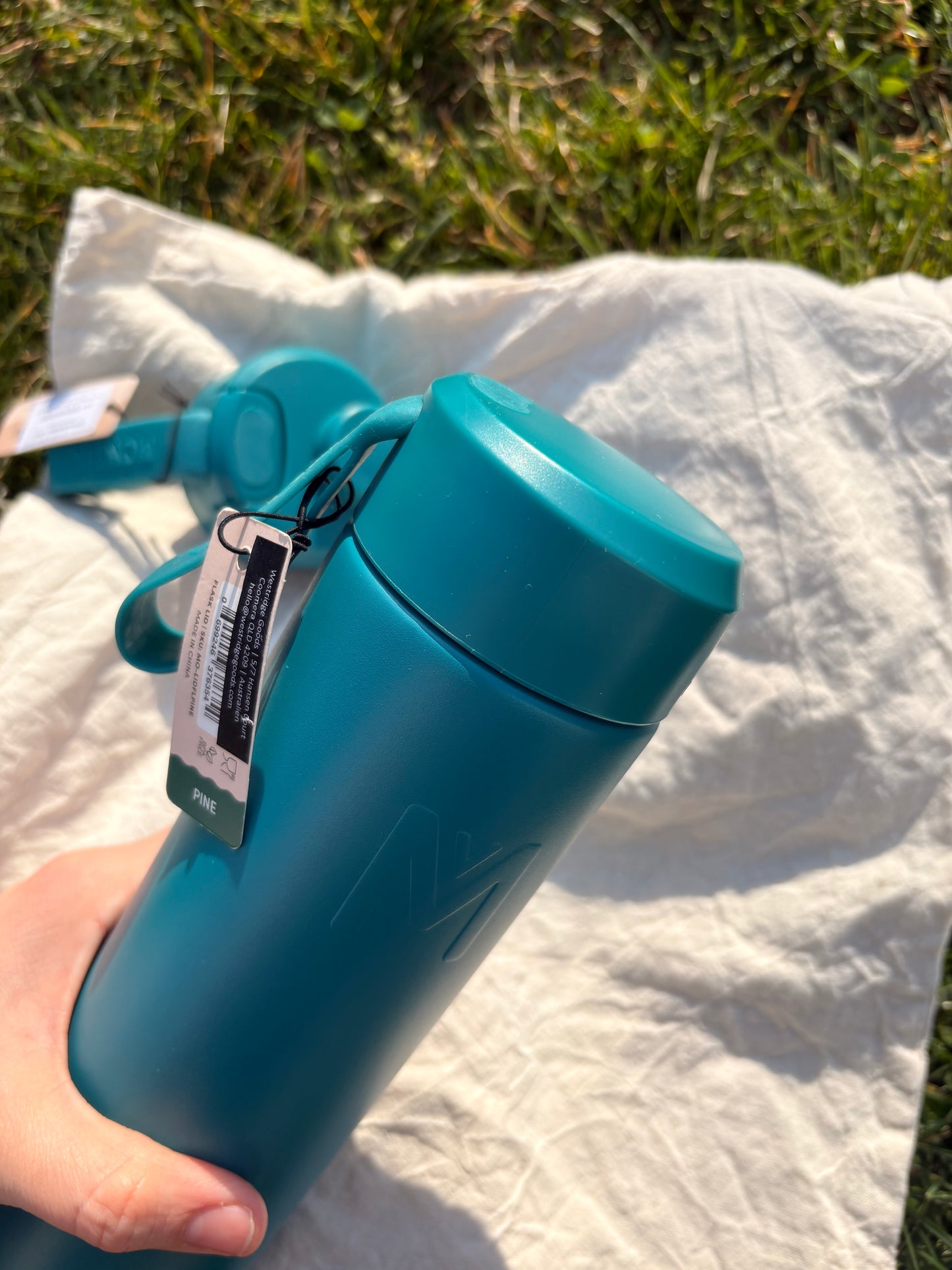 MontiiCo 700мл винтово капаче + капаче класик